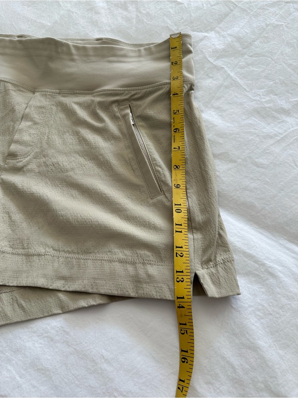 Athleta Khaki/Tan High-Rise Athletic Shorts size 10 - Picture 7 of 11